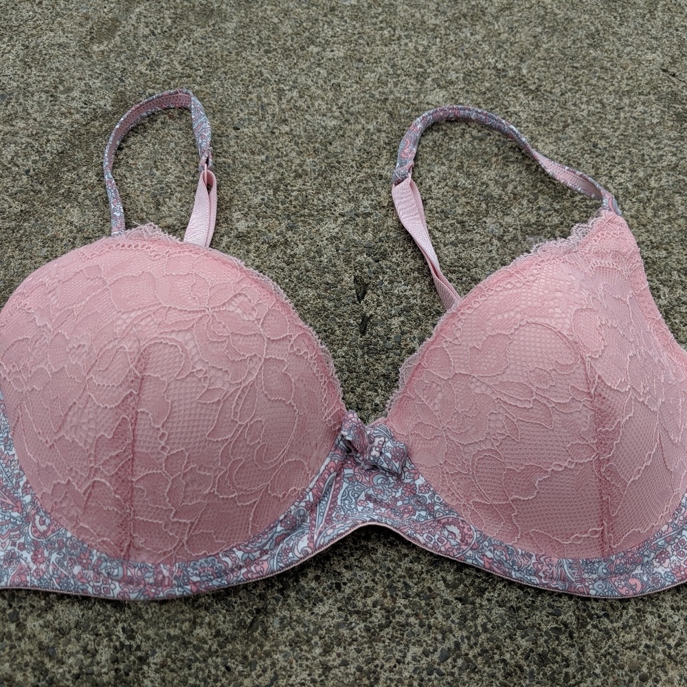 Laura Ashley Pink & Paisley Bra Size 36B EUC